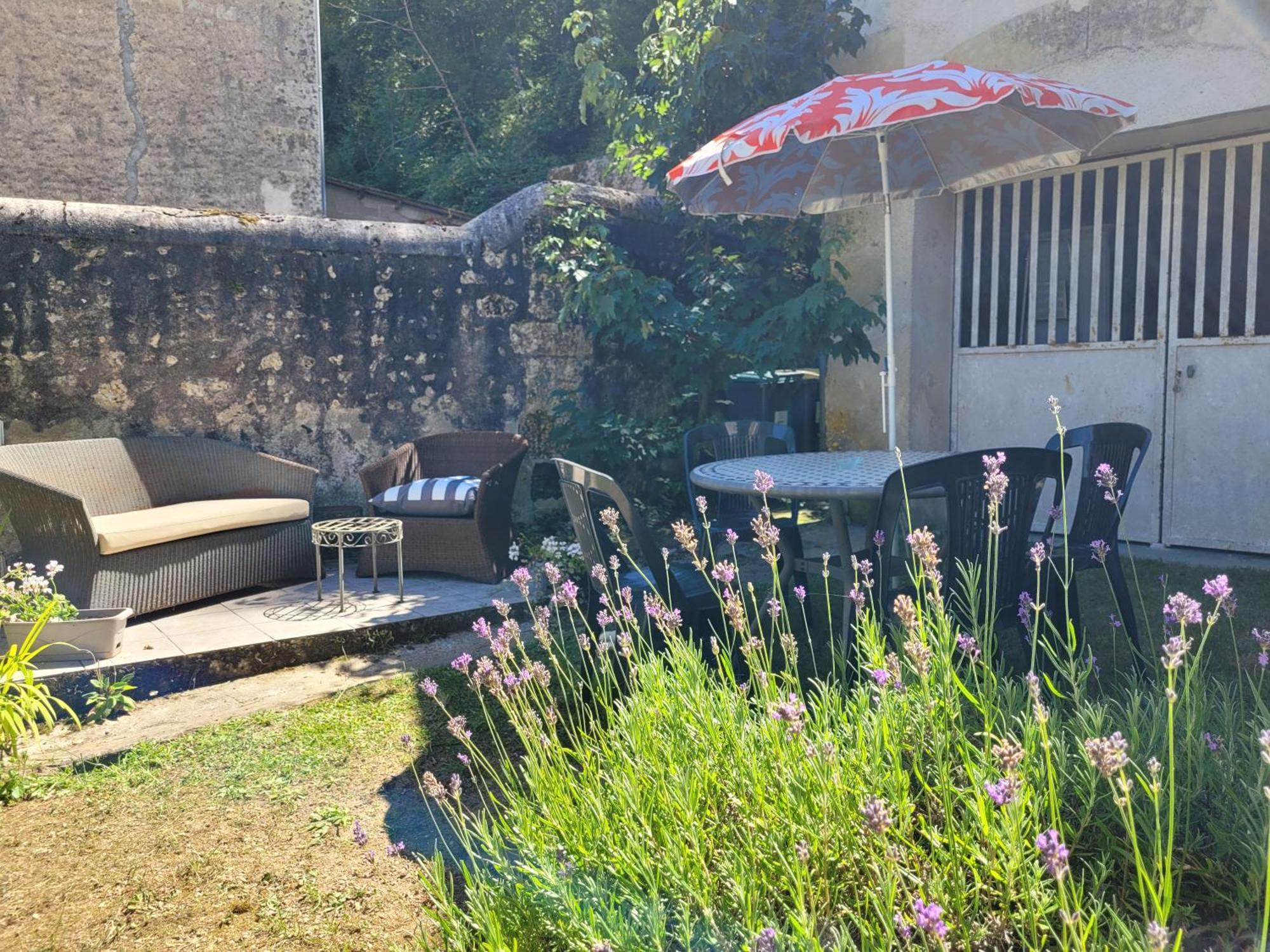La Maison Aux Iris Pocé-sur-Cisse Exteriör bild